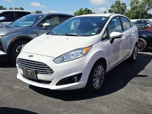 Used 2017 Ford Fiesta Titanium FWD image 4