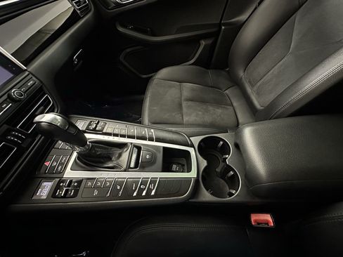 Used 2019 Porsche Macan AWD/4WD image 39