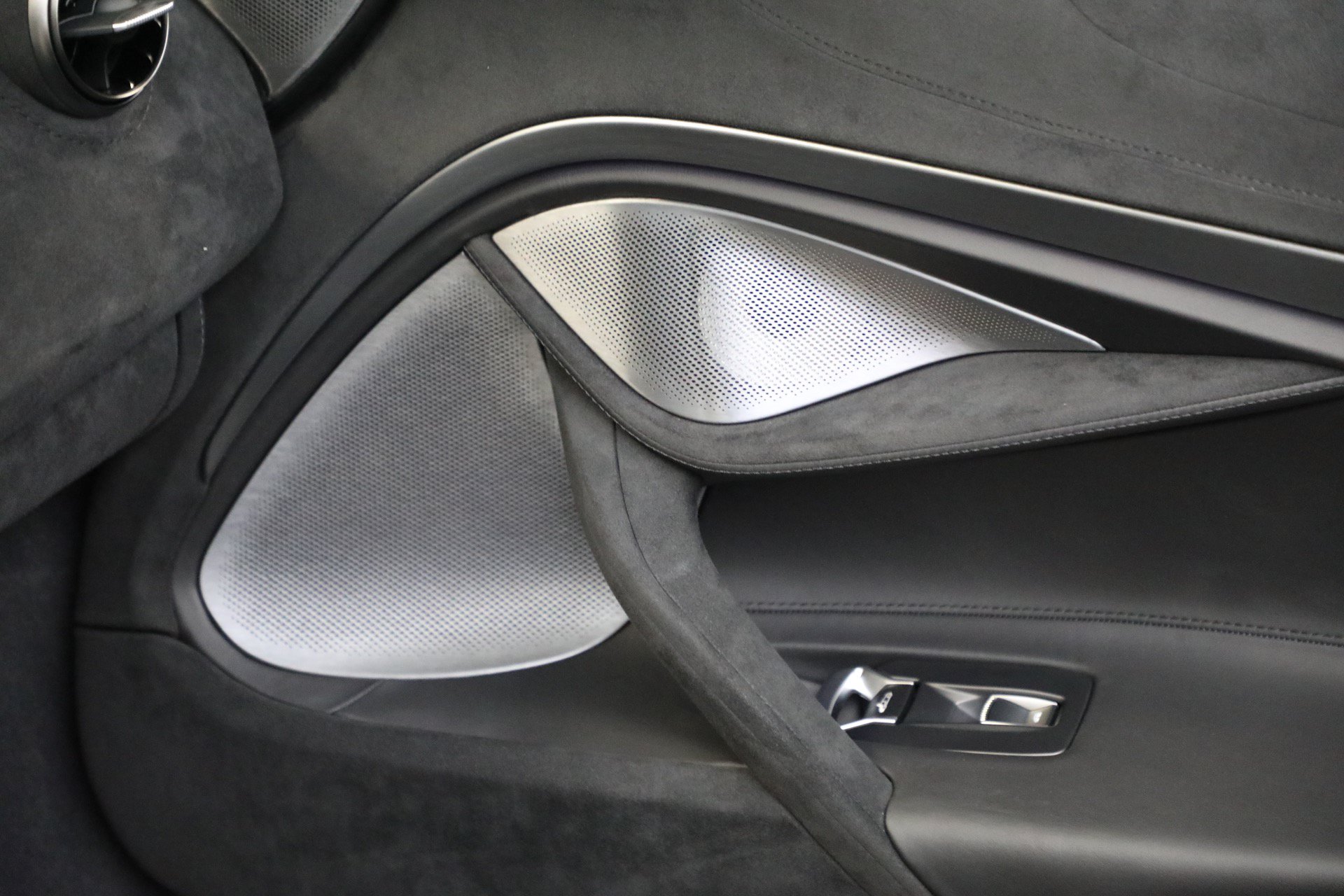 Used 2024 McLaren 750S Spider RWD image 33