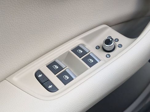 Used 2018 Audi Q7 3.0T Prestige w/ Prestige Package image 25