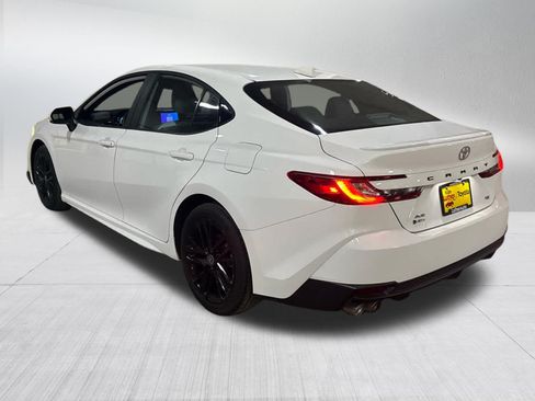 Used 2025 Toyota Camry SE w/ Convenience Package AWD/4WD image 4