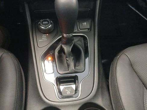 Used 2021 Jeep Cherokee Limited AWD/4WD image 20
