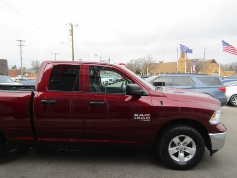 Used 2024 RAM 1500 Classic SLT image 4
