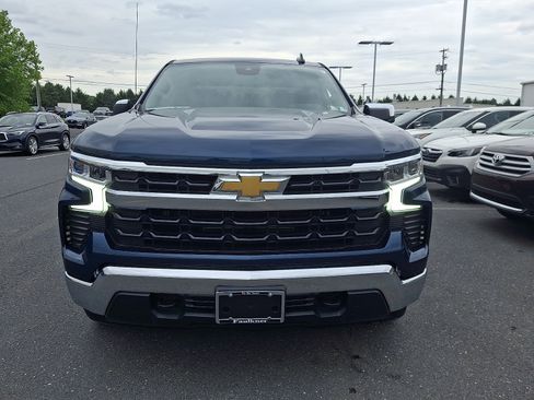 Used 2023 Chevrolet Silverado 1500 LT AWD/4WD image 2