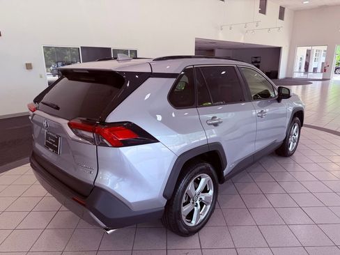 Used 2020 Toyota RAV4 Limited AWD/4WD image 17