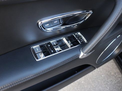 Used 2015 Bentley Flying Spur V8 AWD/4WD image 36
