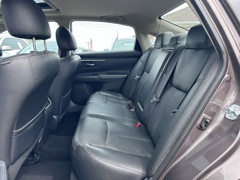 Used 2017 Nissan Altima 3.5 SL w/ 3.5SL Technology Package image 26