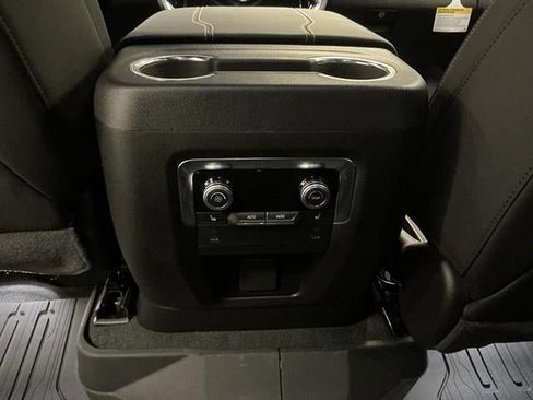 New 2026 GMC Yukon Elevation w/ LPO, Elevation Black Package AWD/4WD image 25