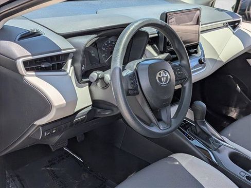 Used 2025 Toyota Corolla LE FWD image 10