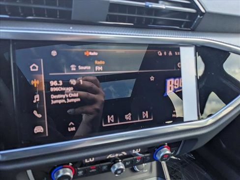 New 2025 Audi Q3 2.0T Premium image 12