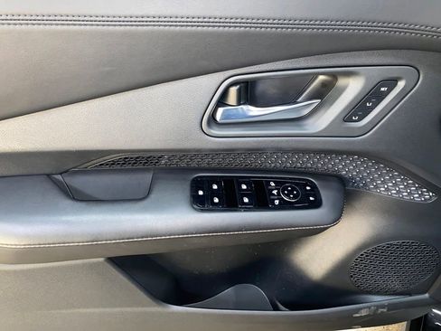 Used 2023 Nissan Ariya AWD image 29