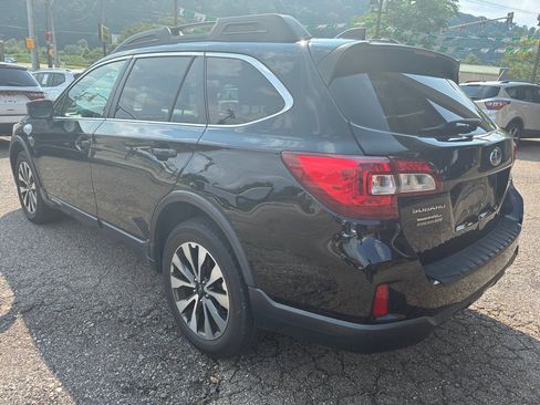 Used 2016 Subaru Outback 2.5i Limited AWD/4WD image 3