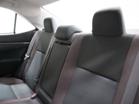 Used 2017 Toyota Corolla LE image 12