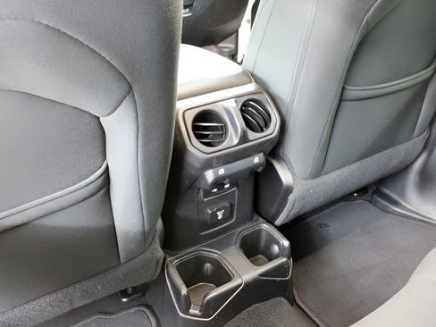 Used 2019 Jeep Wrangler Unlimited Sahara w/ Safety Group image 12