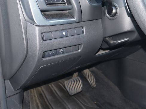 Used 2023 Nissan Rogue SV FWD image 22