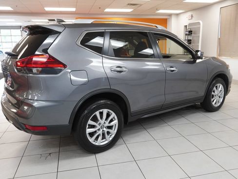 Used 2017 Nissan Rogue SV w/ SV Premium Package AWD/4WD image 12