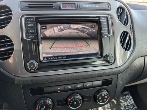 Used 2017 Volkswagen Tiguan Limited w/ Premium Package image 23