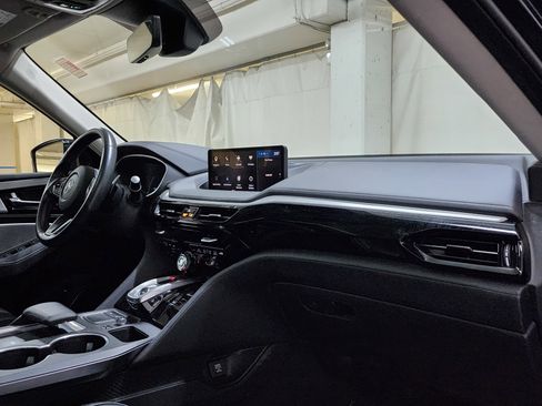 Used 2024 Acura MDX SH-AWD w/ Technology Package image 24