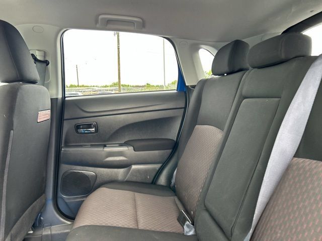 Used 2017 Mitsubishi Outlander Sport SE FWD image 16