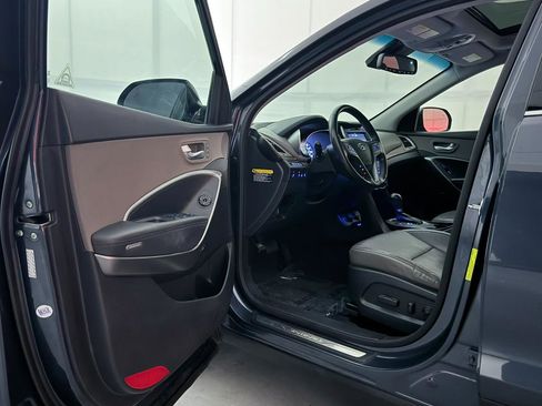 Used 2017 Hyundai Santa Fe Limited w/ Cargo Package image 16