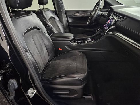 Used 2022 Jeep Grand Cherokee L Laredo RWD image 24