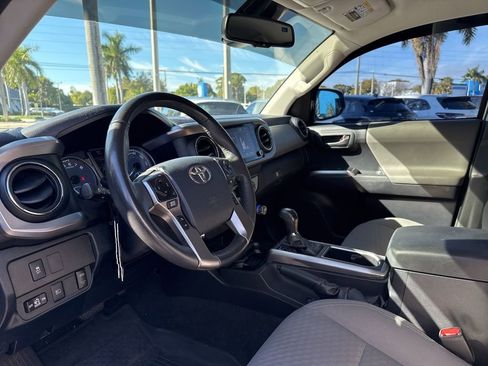 Used 2020 Toyota Tacoma SR5 image 15