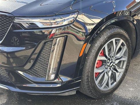 Used 2023 Cadillac XT6 Sport image 7