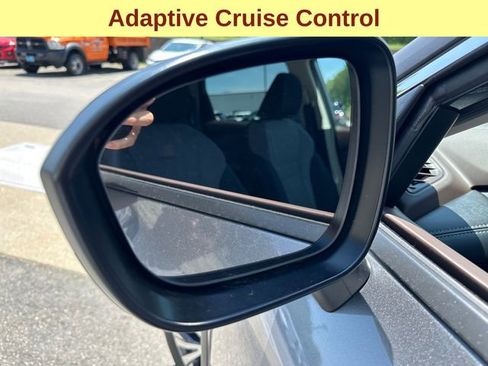 Used 2023 Nissan Rogue SV image 8