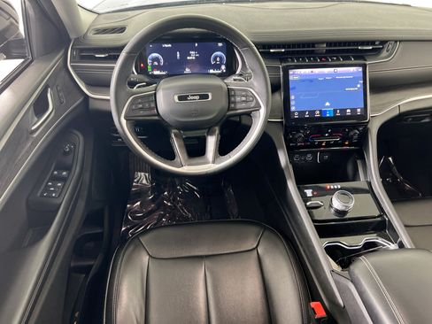 Used 2023 Jeep Grand Cherokee L Limited w/ Black Appearance Package AWD/4WD image 22