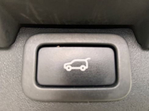 Used 2017 Land Rover Discovery HSE Luxury image 24