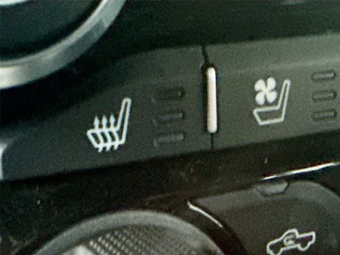 Used 2021 RAM 1500 Laramie image 21