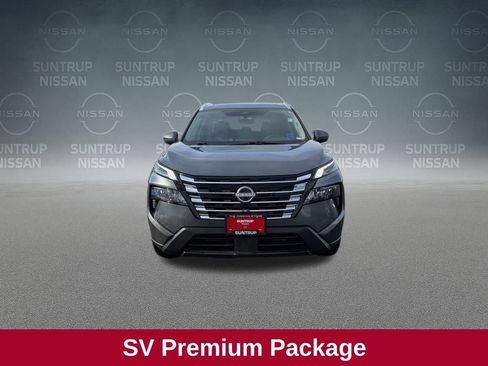 Used 2025 Nissan Rogue SV w/ SV Premium Package image 10