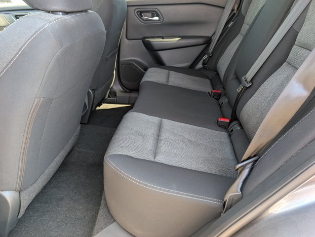 Used 2025 Nissan Rogue SV AWD/4WD image 28