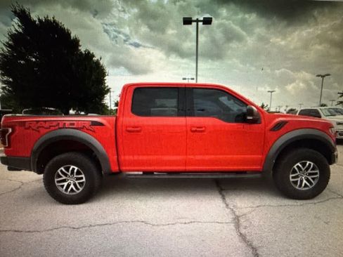 Used 2018 Ford F150 Raptor w/ Equipment Group 802A Luxury AWD/4WD image 7