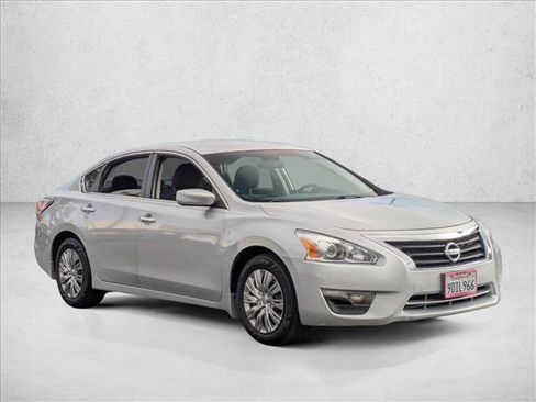 Used 2014 Nissan Altima 2.5 S image 3
