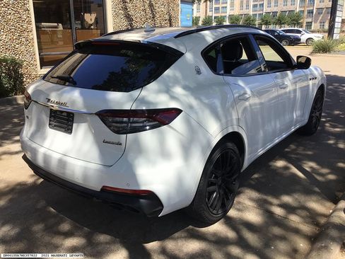Used 2021 Maserati Levante AWD/4WD image 4