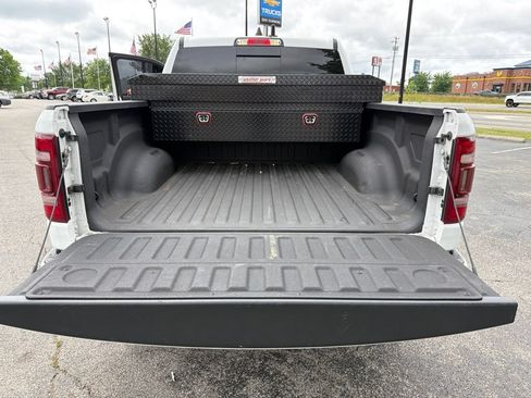Used 2023 RAM 1500 Laramie AWD/4WD image 8