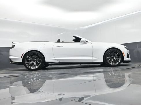 Used 2022 Chevrolet Camaro ZL1 RWD image 52