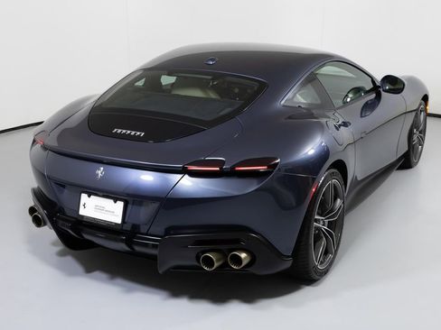 Used 2021 Ferrari Roma RWD image 2