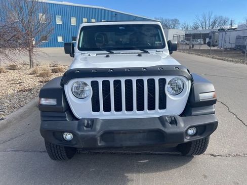 Used 2020 Jeep Gladiator Sport w/ Quick Order Package 24S image 3