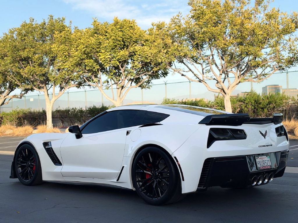 Used 2017 Chevrolet Corvette Z06 RWD image 9