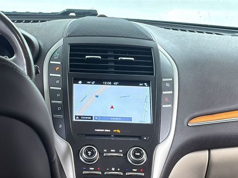 Used 2017 Lincoln MKC Select w/ Select Plus Package image 17