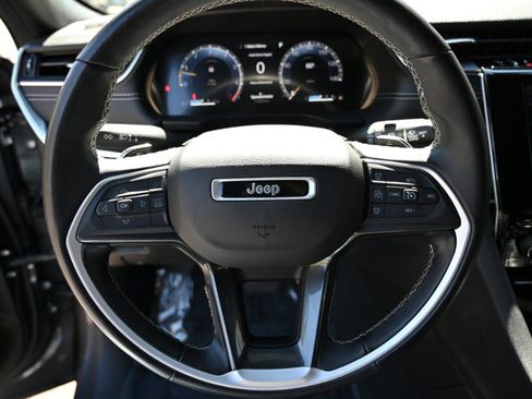 Used 2022 Jeep Grand Cherokee L Laredo AWD/4WD image 23