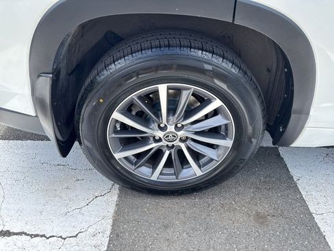 Used 2017 Toyota Highlander XLE w/ Protection Package #3 AWD/4WD image 11