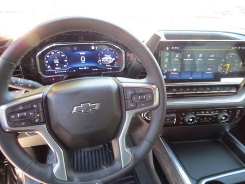 Used 2024 Chevrolet Silverado 2500 LTZ w/ LTZ Plus Package image 19