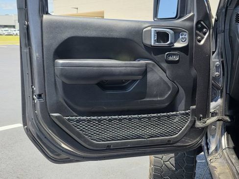 Used 2022 Jeep Gladiator Mojave AWD/4WD image 15