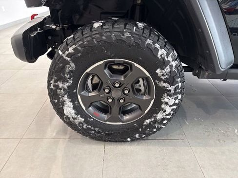 Used 2023 Jeep Gladiator Rubicon w/ Cold Weather Group image 15