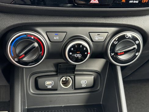 New 2026 Hyundai Venue SE image 21