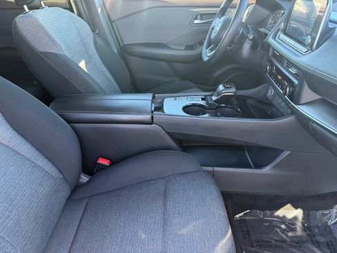 Used 2023 Nissan Rogue SV image 32