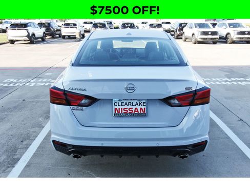 New 2025 Nissan Altima 2.5 SR w/ SR Premium Package image 7